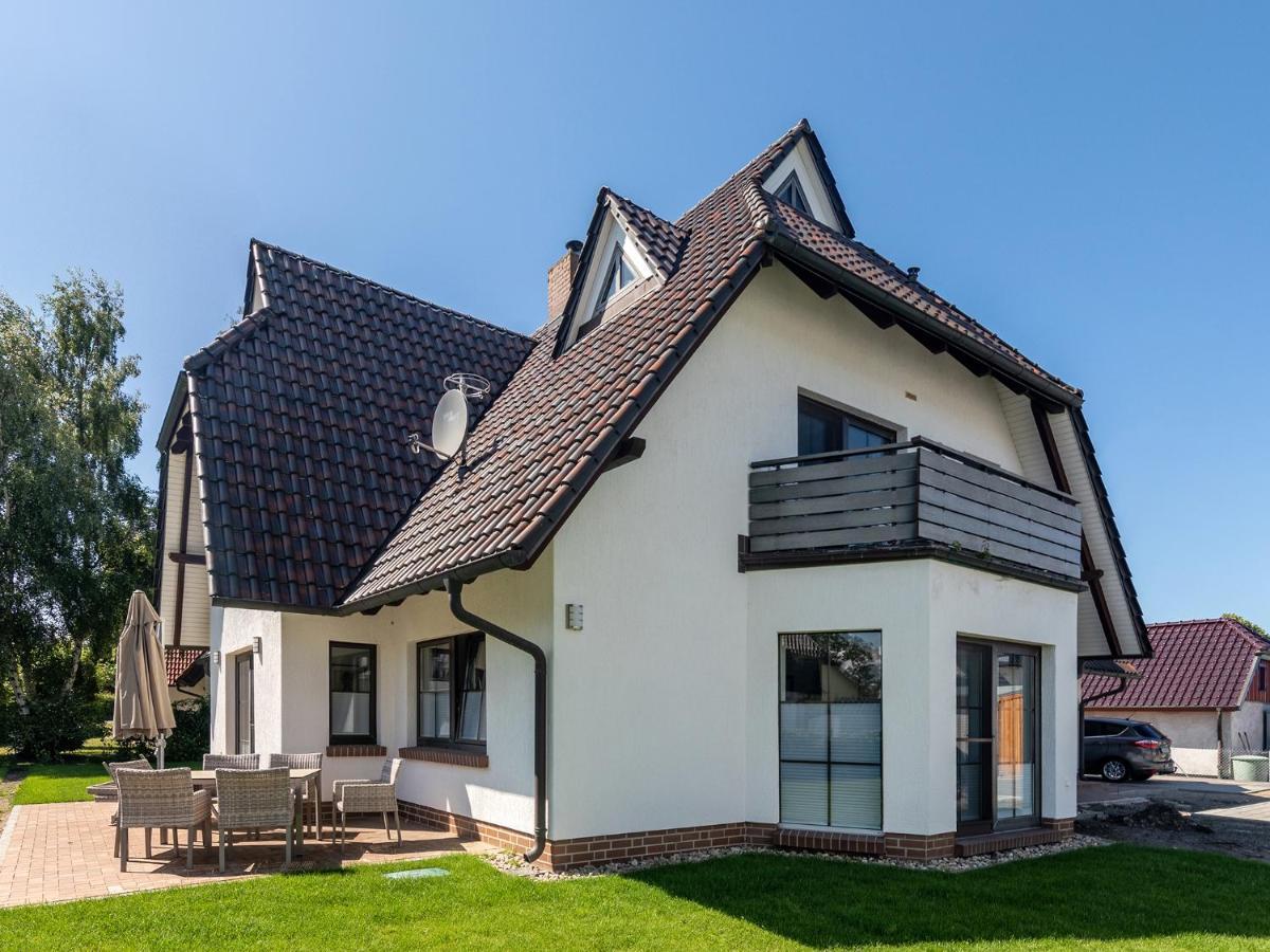 Ferienwohnungen Haus Am Strand Цингст Экстерьер фото