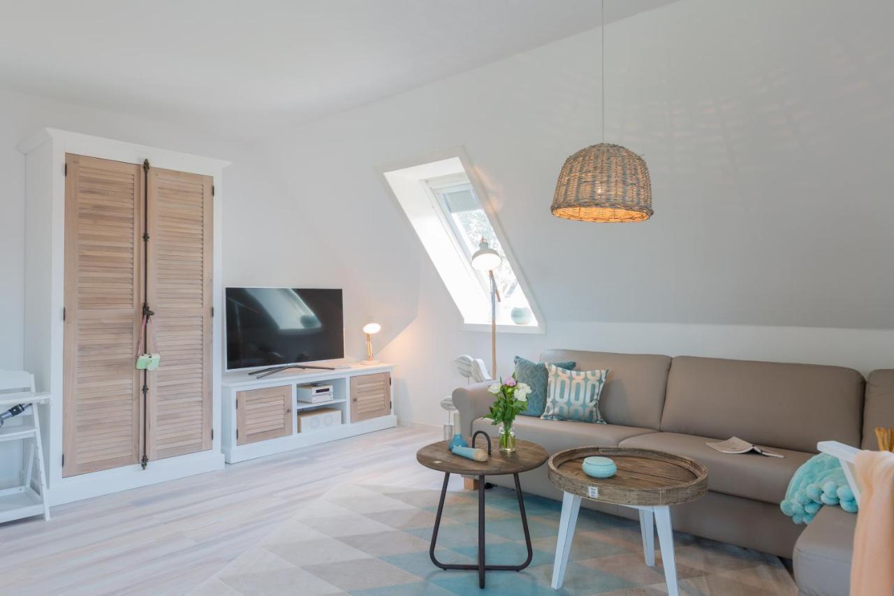 Ferienwohnungen Haus Am Strand Цингст Экстерьер фото